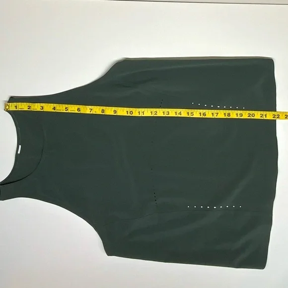 EUC | Lululemon | Swift Ventilated Racerback Running Tank | Green | Small - Picture 9 of 13